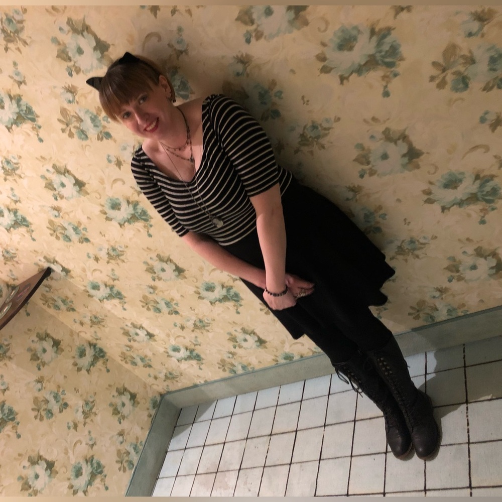 Meet your Posher, Holly